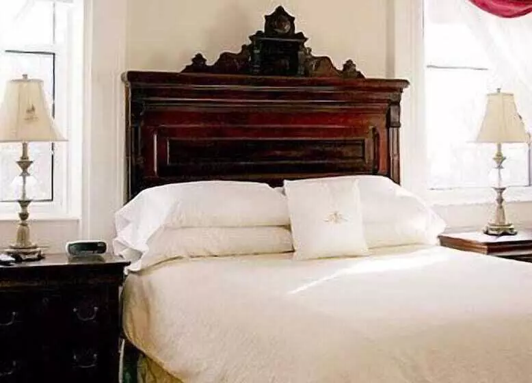 فندق Desbarres Manor Inn