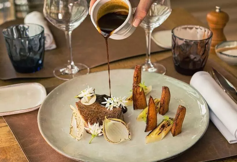 هتل Hôtel Restaurant Le Grand Large Face à La Plage Ile De Ré