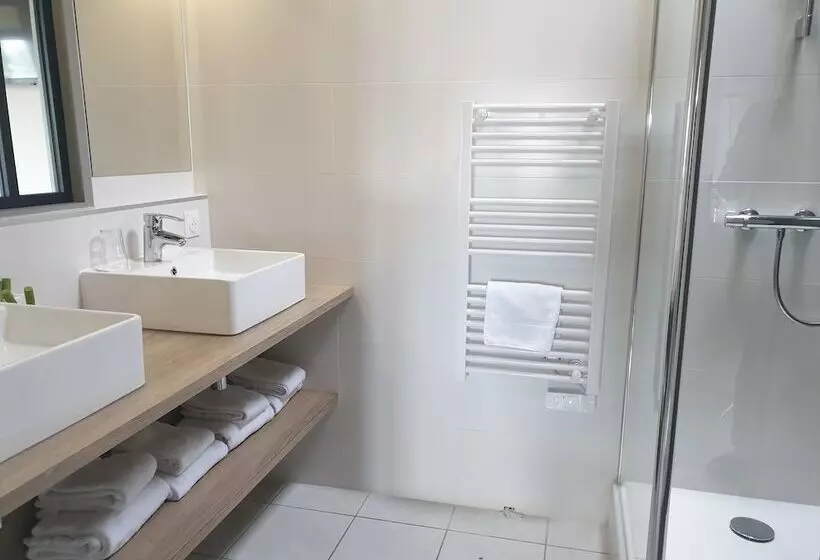 هتل Hôtel Restaurant Le Grand Large Face à La Plage Ile De Ré