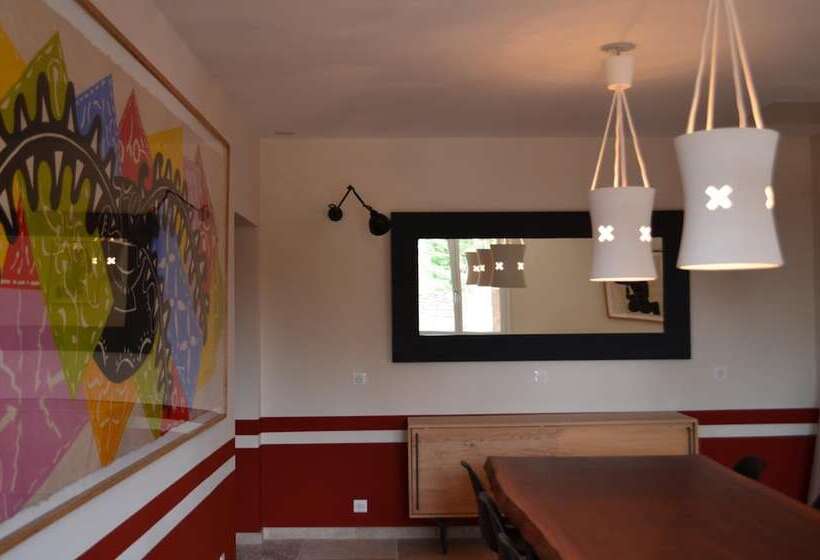 Отель La Maison Des Ocres Provence