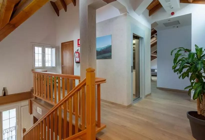 فندق La Terraza De Puente Viesgo