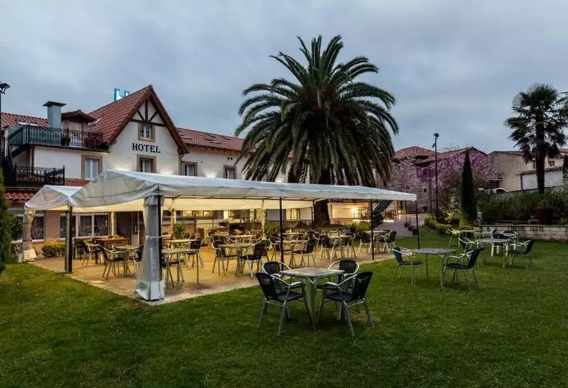 فندق La Terraza De Puente Viesgo