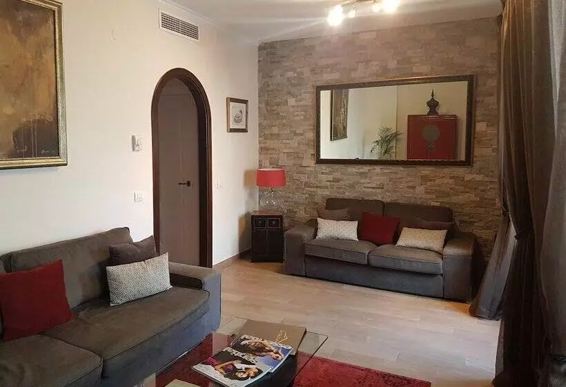 Отель La Villa Marbella