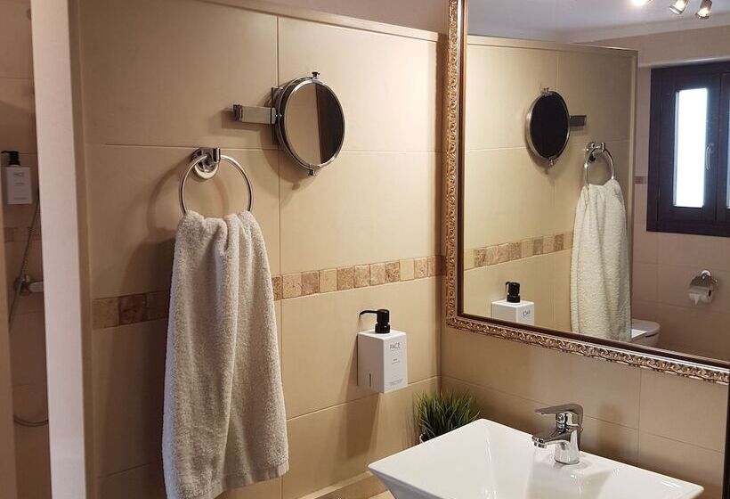 Отель La Villa Marbella