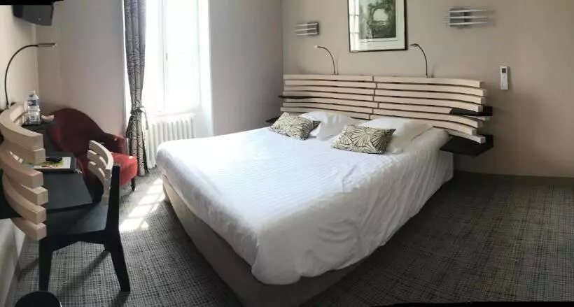 Отель Logis Domaine Du Prieure