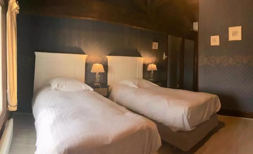 Отель Logis Domaine Du Prieure