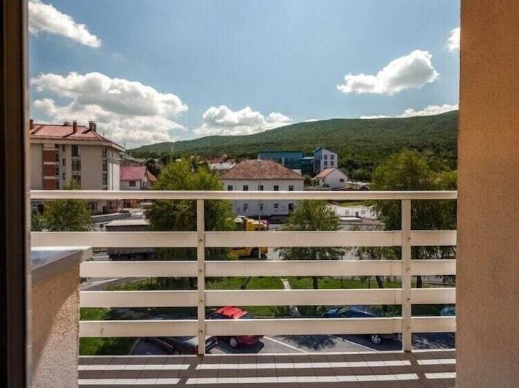 בית מלון כפרי Macola