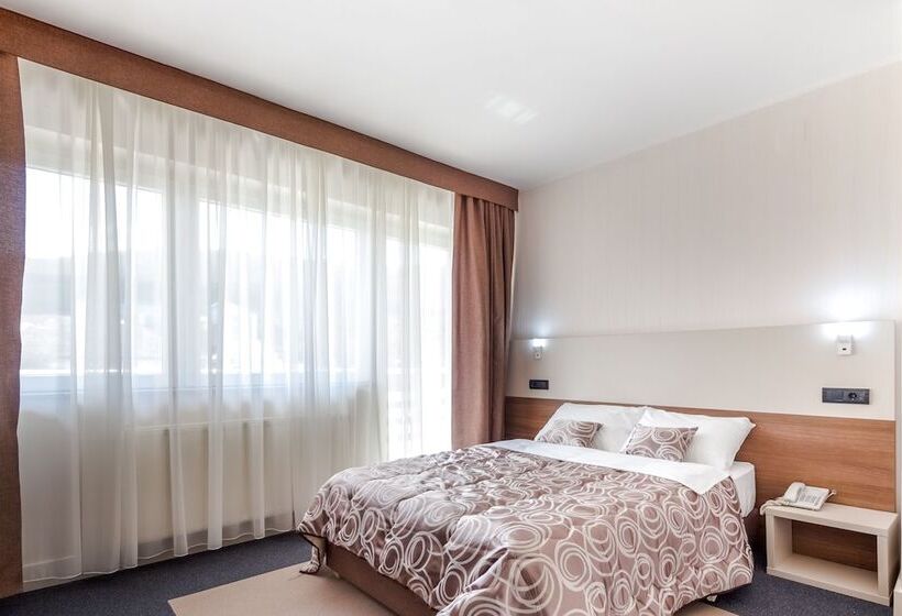 בית מלון כפרי Macola