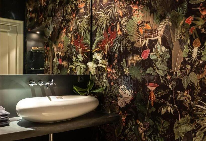 هتل Manoir De Lébioles