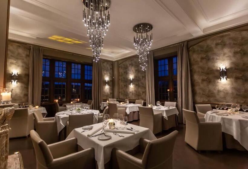 هتل Manoir De Lébioles