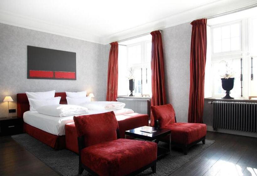 هتل Manoir De Lébioles