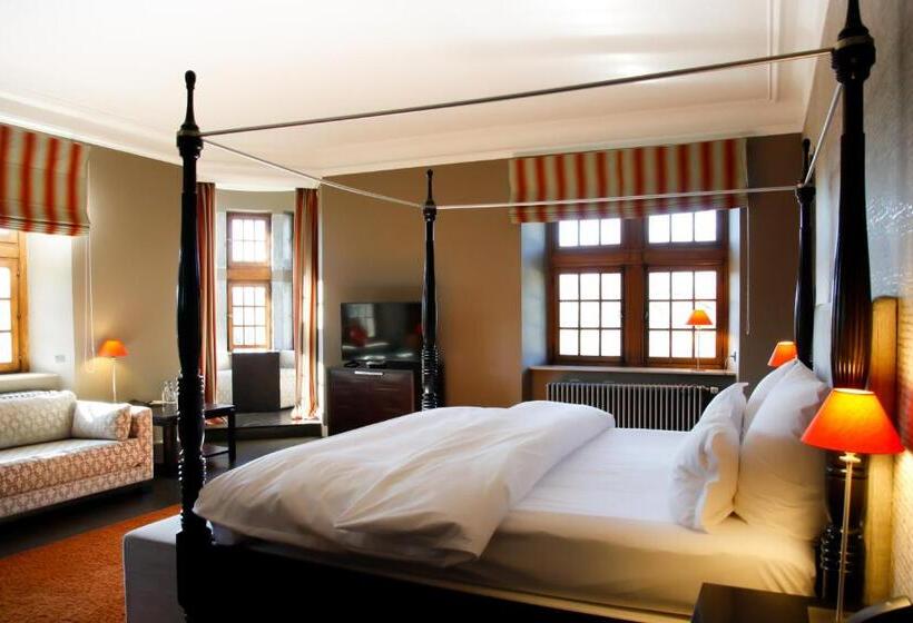 هتل Manoir De Lébioles