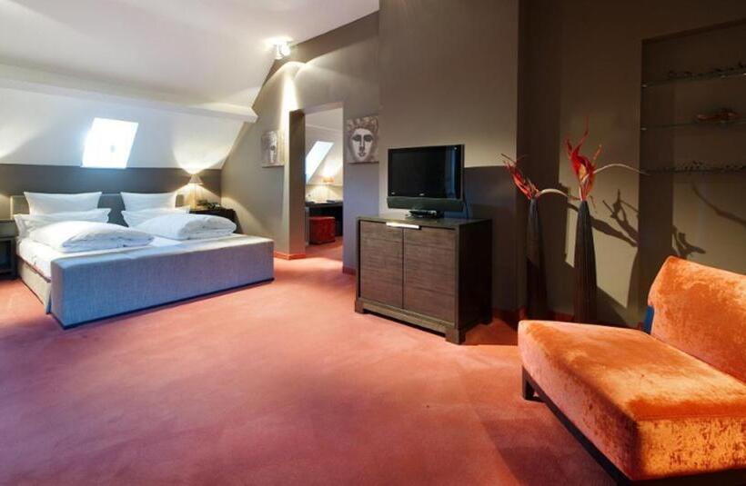 هتل Manoir De Lébioles