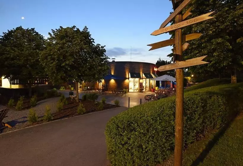 Отель Montdespins Domaine De Vacances, Vakantiedomein Dennenheuvel