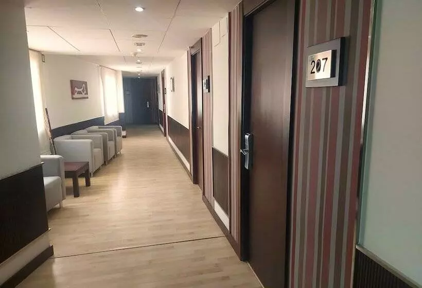 호텔 Puerta De Ocaña