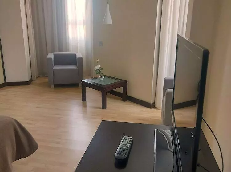 هتل Puerta De Ocaña