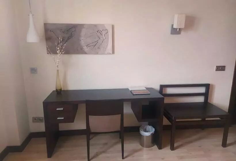 Отель Puerta De Ocaña