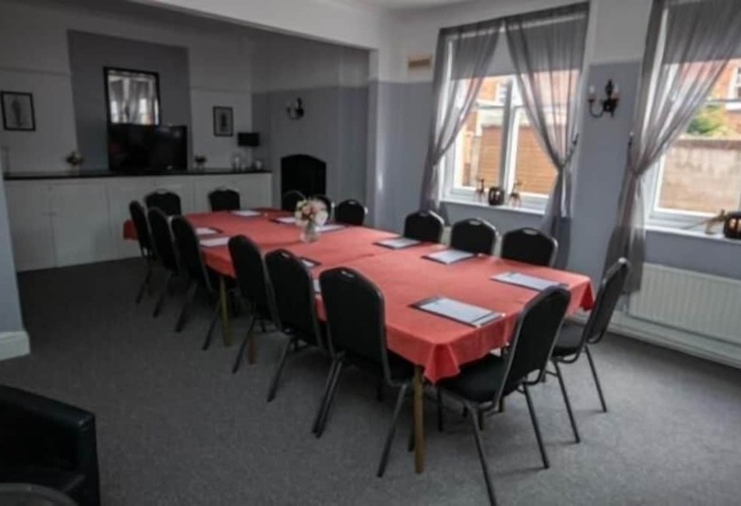 فندق The Quorn Lodge