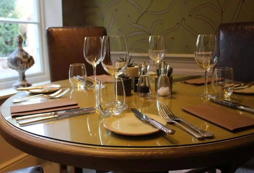 فندق The Black Lion, Long Melford