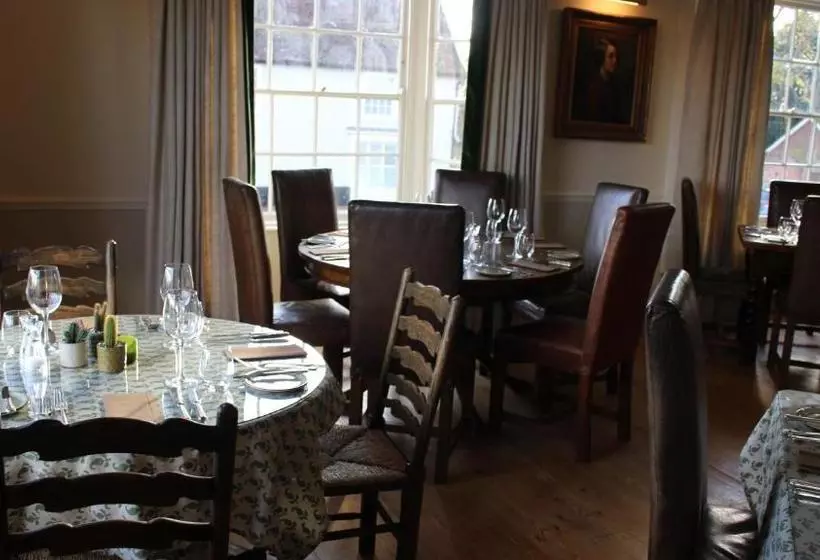 فندق The Black Lion, Long Melford