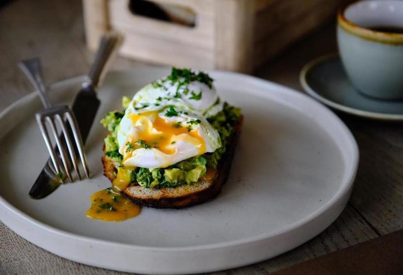 Отель The Black Lion, Long Melford