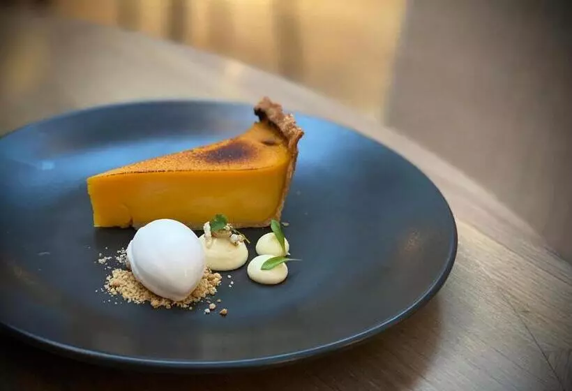 Отель The Boot Inn