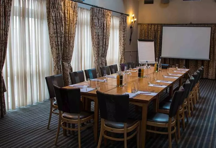 호텔 The Plough Inn