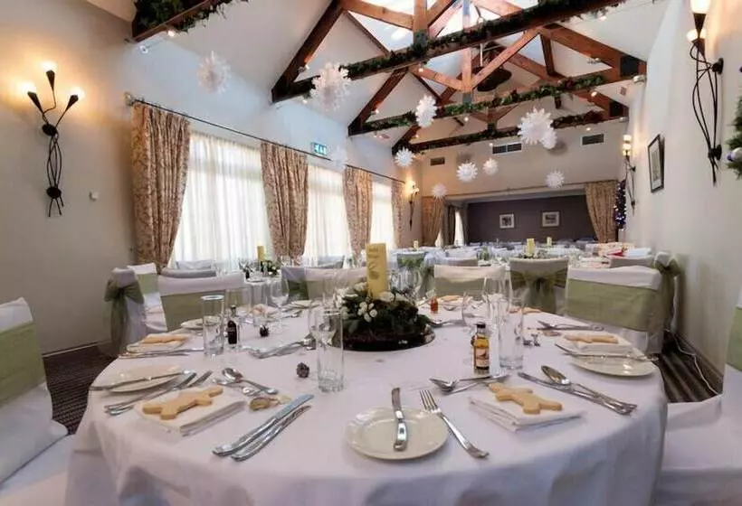 호텔 The Plough Inn