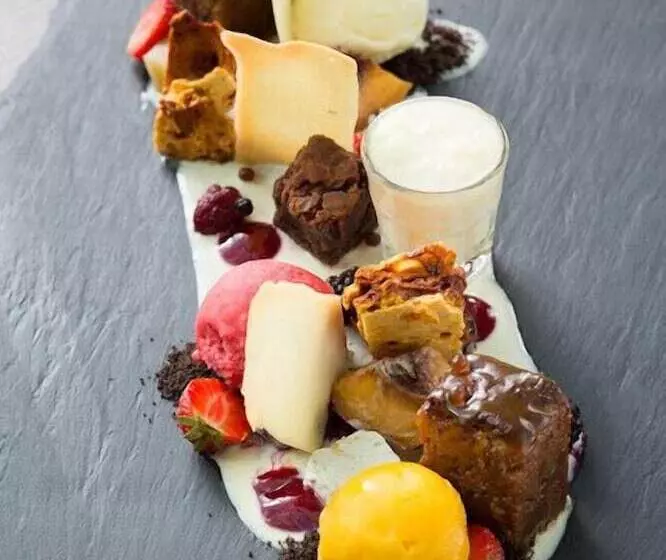 호텔 The Plough Inn