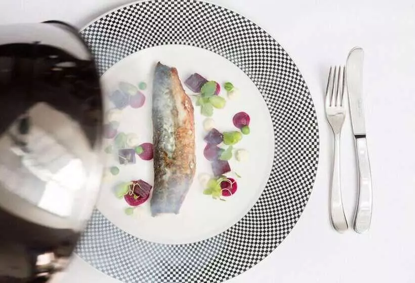 호텔 The Plough Inn