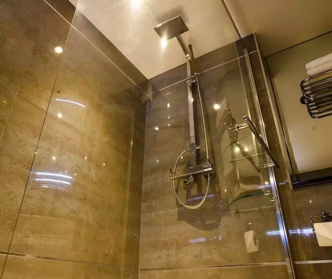 호텔 The Plough Inn