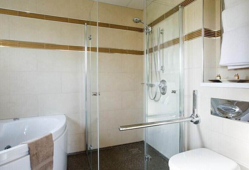 فندق The Plough Inn