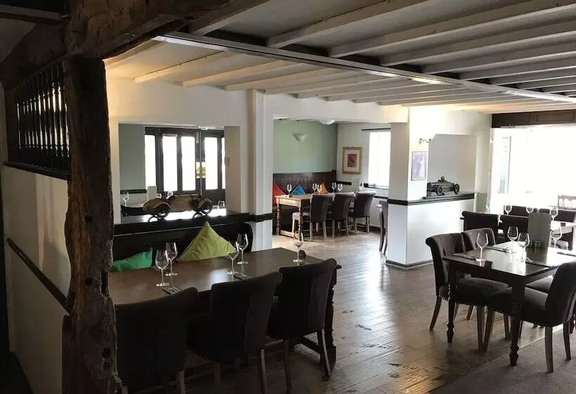 ホテル The Plume Of Feathers