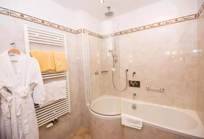 فندق Villa Rainer