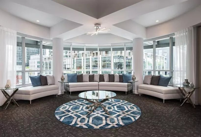 ホテル Warwick Le Crystal  Montréal