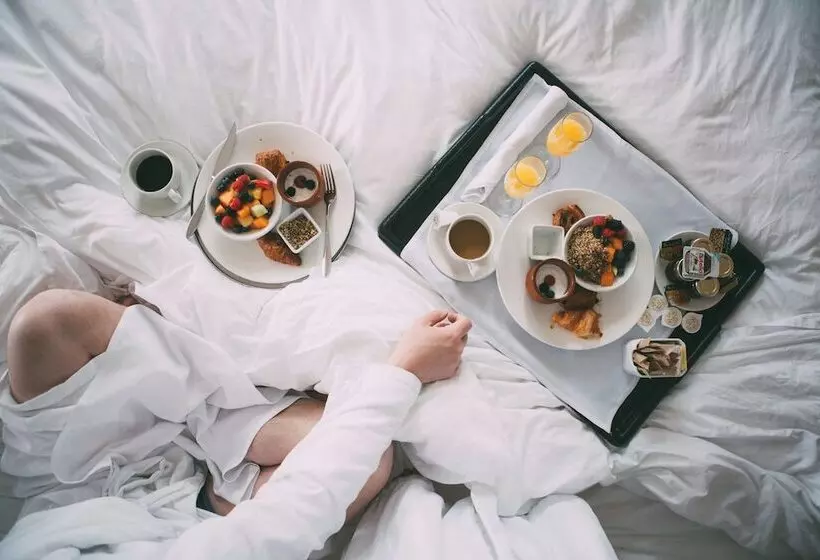 ホテル Warwick Le Crystal  Montréal