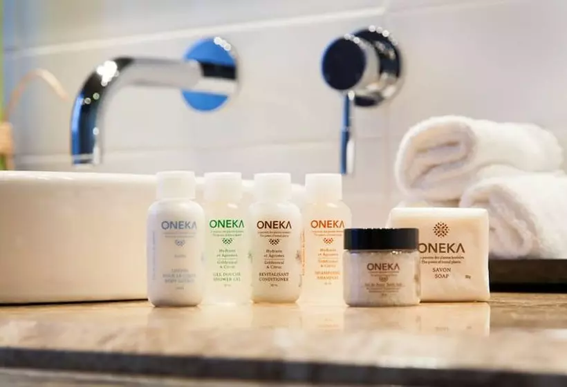 ホテル Warwick Le Crystal  Montréal