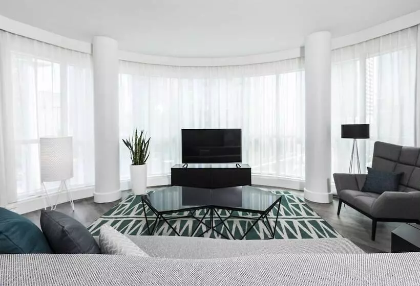 ホテル Warwick Le Crystal  Montréal