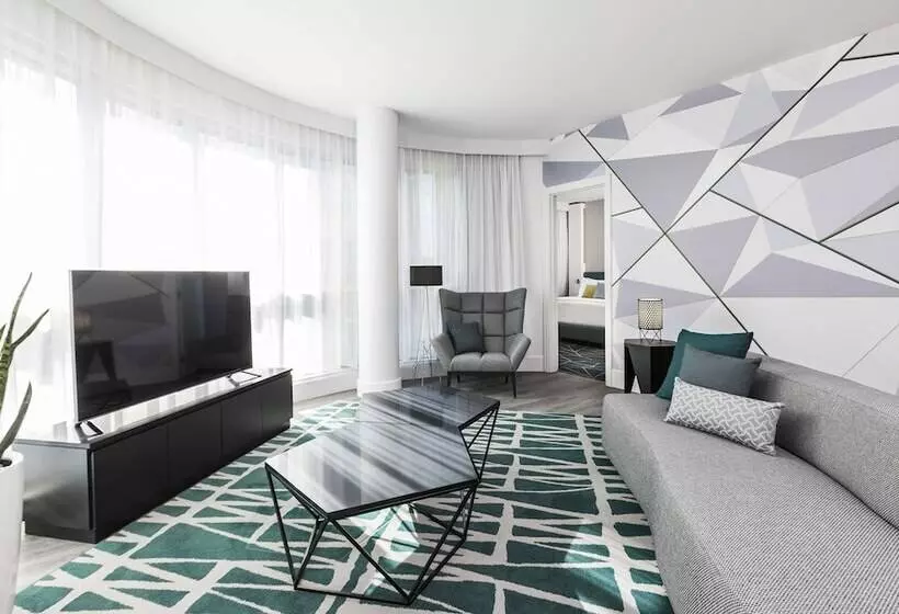 ホテル Warwick Le Crystal  Montréal