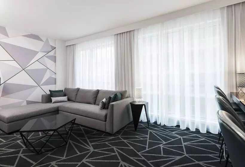 ホテル Warwick Le Crystal  Montréal