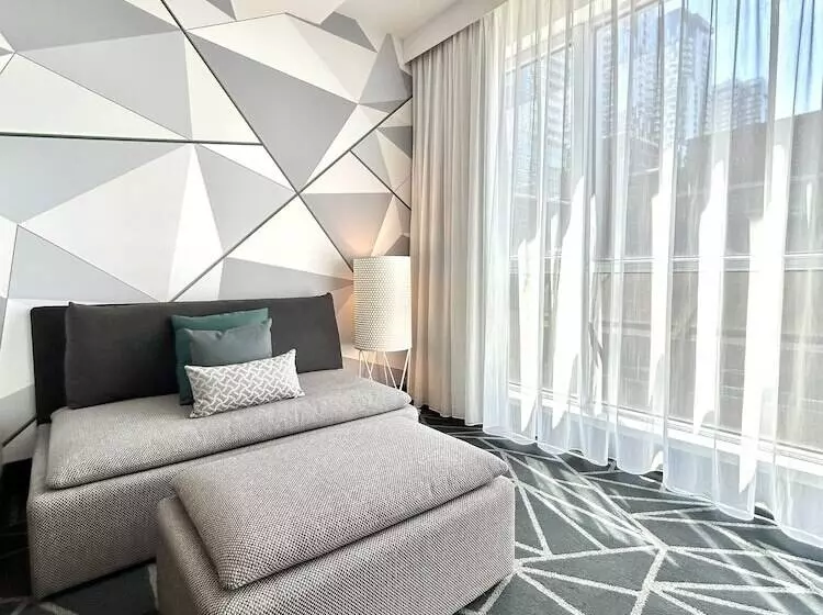 ホテル Warwick Le Crystal  Montréal