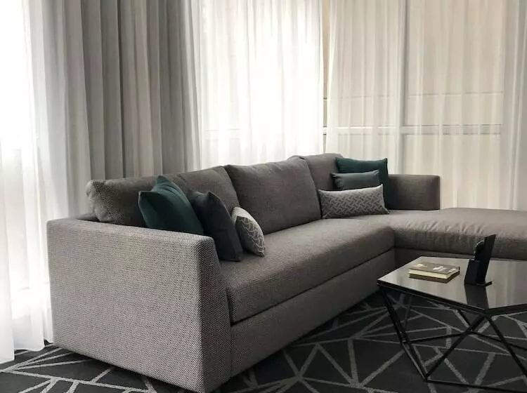 ホテル Warwick Le Crystal  Montréal