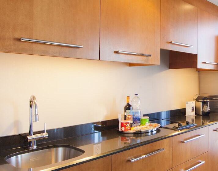 فندق Warwick Le Crystal  Montréal