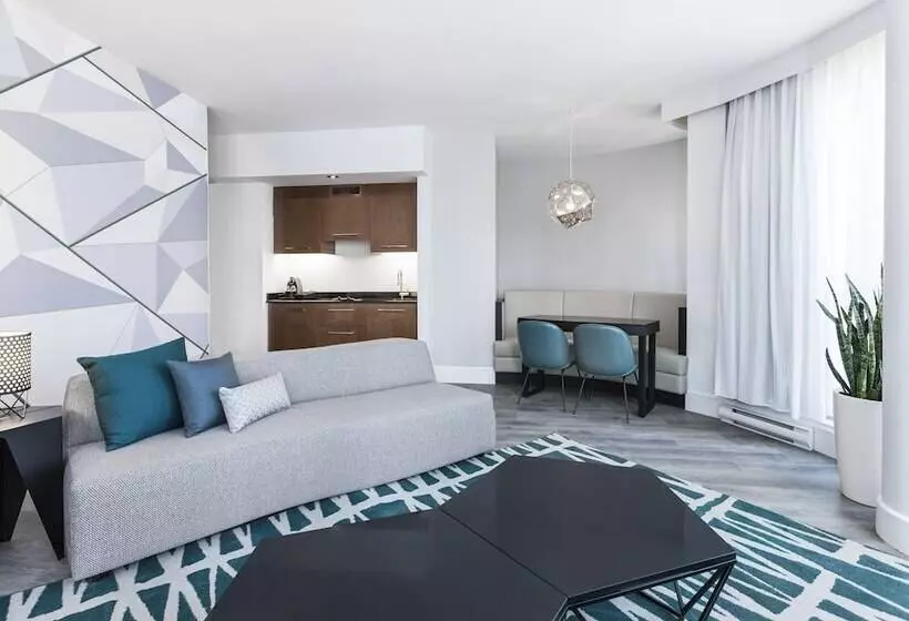 ホテル Warwick Le Crystal  Montréal