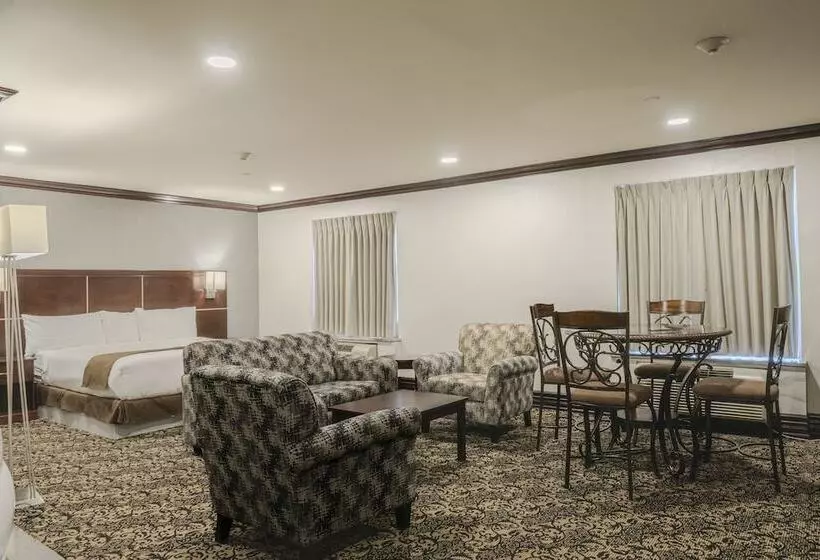 Woodbine Hotel & Suites