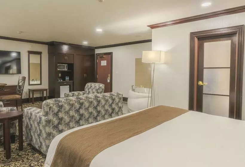 Woodbine Hotel & Suites