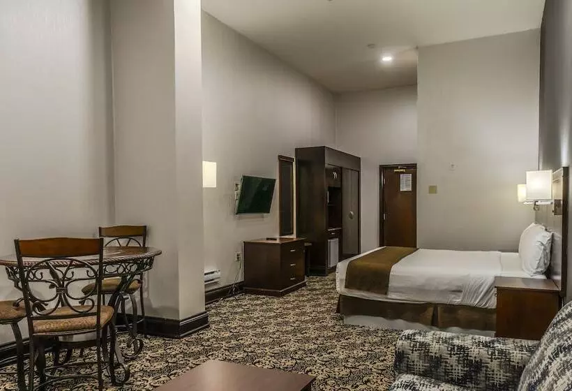 Woodbine Hotel & Suites