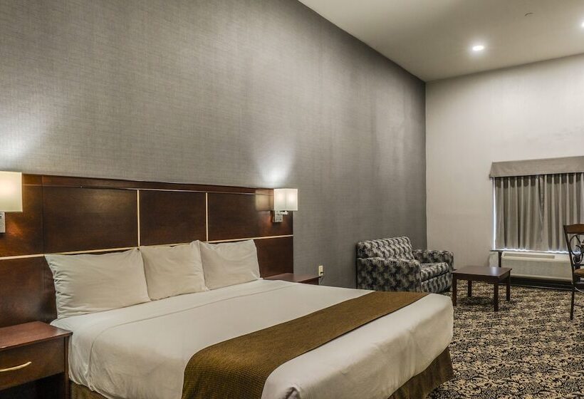 Woodbine Hotel & Suites