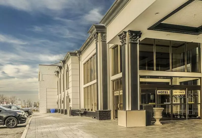 Woodbine Hotel & Suites