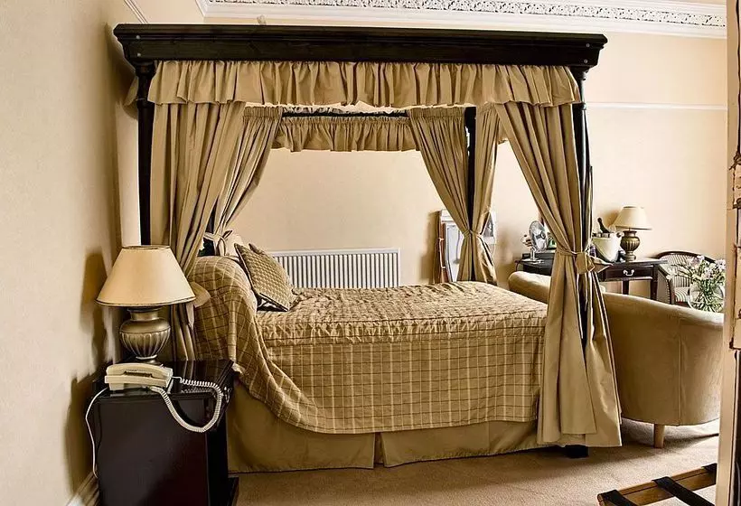 בית מלון כפרי The Grove House